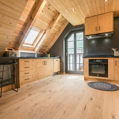 Apartment Montpius By Totiaran *