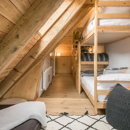 Apartment Montpius By Totiaran *