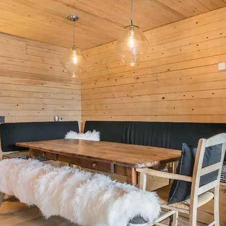 Apartment Montpius By Totiaran *